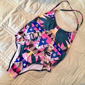 Geoleaf Cutout Monokini (Size M)